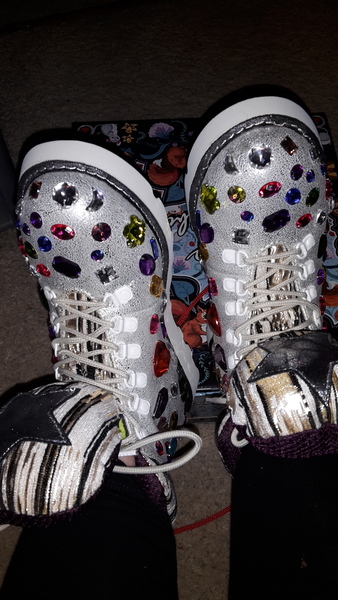 AIBU to show you these shoes? (Facebook selling shite)