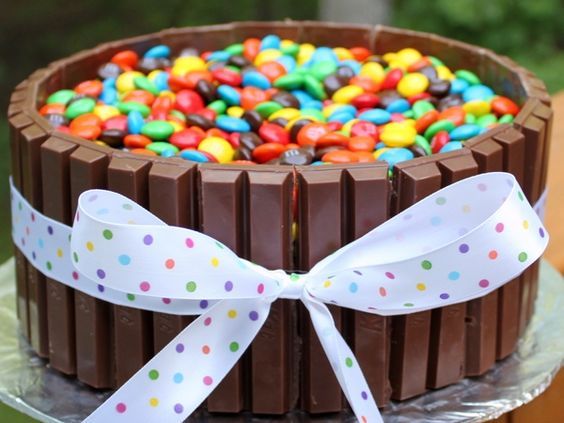 AIBU to buy a professional cake for ds birthday?