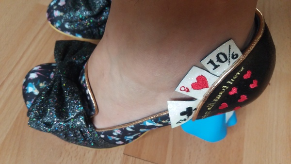 AIBU to show you these shoes? (Facebook selling shite)