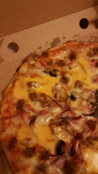 To think that cheese slices have no place on a pizza