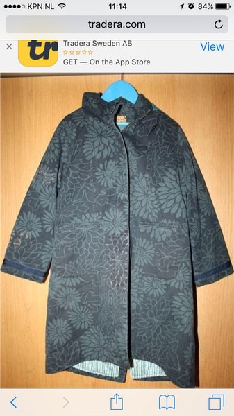 Autumn to winter coat, hood, removable padded lining