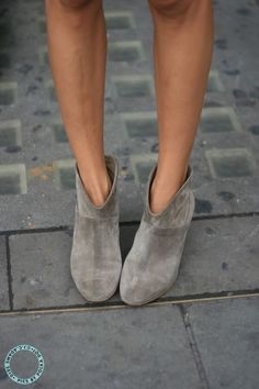 Skinny ankles = ankle booting hell