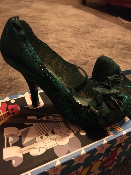 AIBU to show you these shoes? (Facebook selling shite)