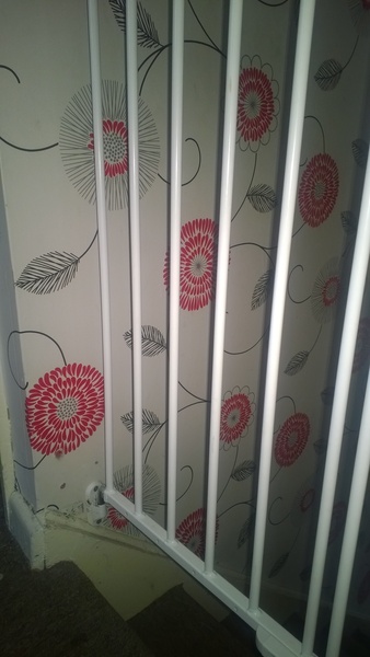 Gap under stair gate