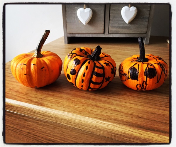 The Friendly Frugaleers, saving and chatting as autumn arrives