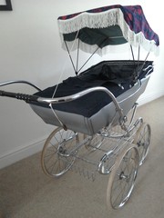 To buy an old Silvercross Heritage pram?