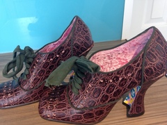 AIBU to show you these shoes? (Facebook selling shite)