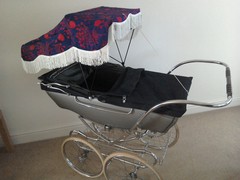 To buy an old Silvercross Heritage pram?
