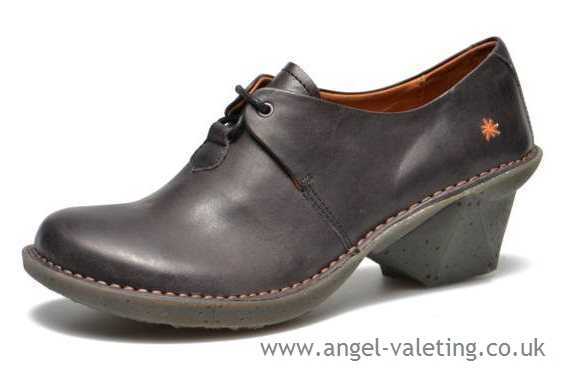 Help me find these shoes?