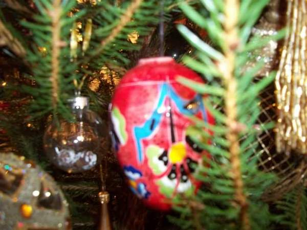 Do you have a themed tree or an 'anything goes' tree?