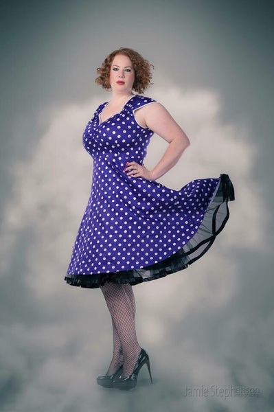 Vintage style dress for wedding that doesn't make my boobs look like a shelf!