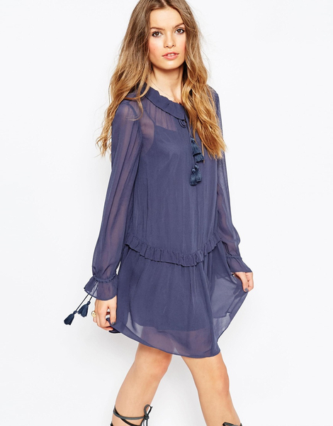 Anyone seen similar in black?