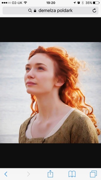 If I ask you to think of stylish redheads, who comes to mind?