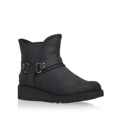 Am I asking the impossible? (boots again, sorry)