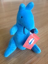 If you or your child have read Merry Christmas, Blue Kangaroo!, let us know your feedback - post by 3 January for a chance to win £100 Love2shop voucher