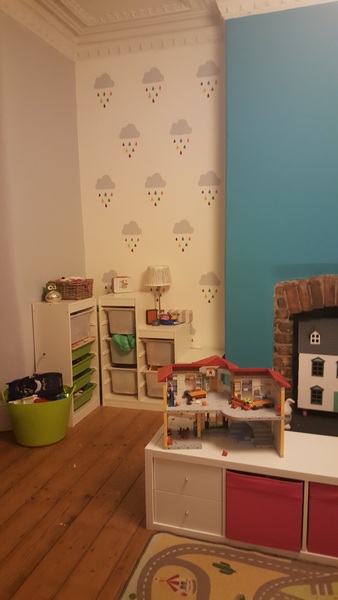 How to make a room look larger and lighter (shared child bedroom)