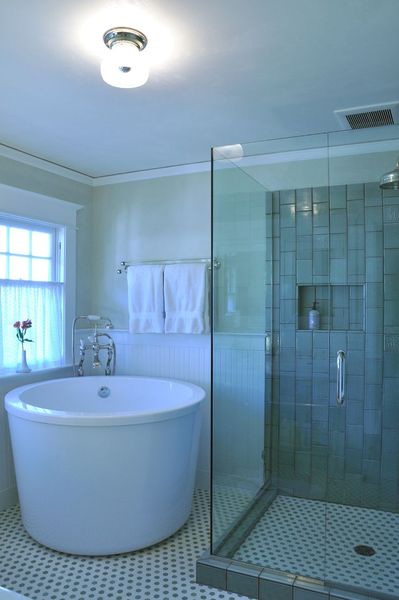 Anyone replaced their bath with a shower cubicle in main bathroom?