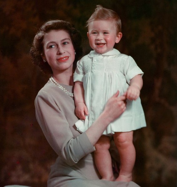 Wwyd  -  toddler choosing 'girls' shoes..