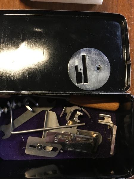 Calling Vintage Sewing Machine fans!