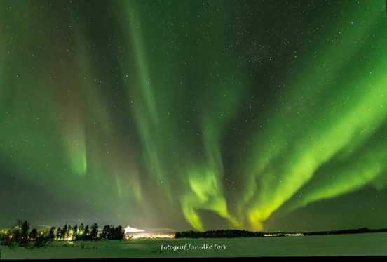 Swagger Inn Thread 141 - May every wench find an hbf under her --duvet-- mistletoe this Christmas