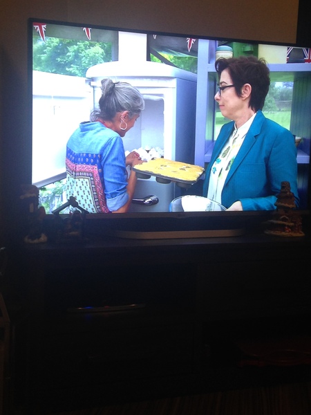 Where did Chetna get her shirt from? GBBO
