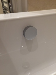 Has anyone got a bath filler on their bath that fills from the overflow?