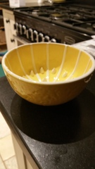 To want to buy some grapefruit dishes?