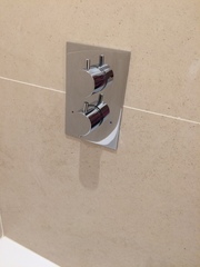 Has anyone got a bath filler on their bath that fills from the overflow?