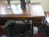 Calling Vintage Sewing Machine fans!