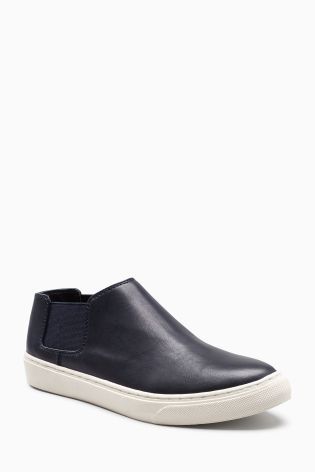 Are you the woman in Sainsburys with black high top trainer/boot, or do you know where I'd find her shoes??