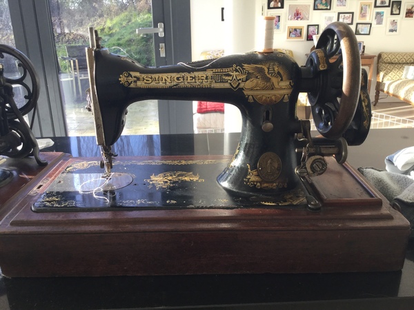 Calling Vintage Sewing Machine fans!