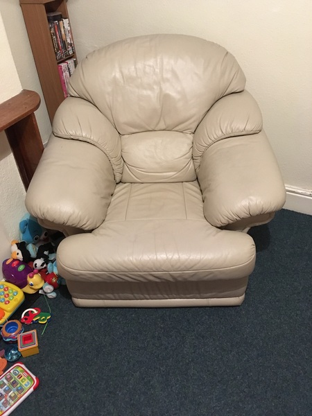 Where should this armchair go?