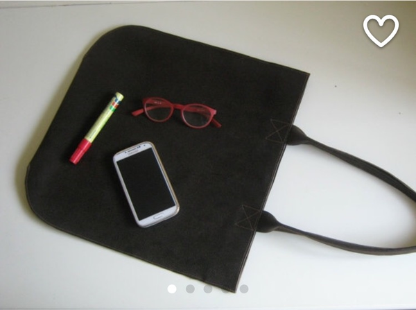 Flat leather tote bag