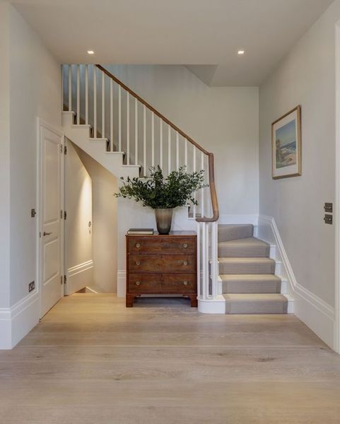 Is it an easy DIY job just to change the banister on a staircase?