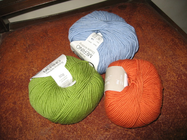 Woolly Hugs. A Blanket for the very lovely Tunnocks, also known as thatscottishconfection. Crafters and donors, we need your help