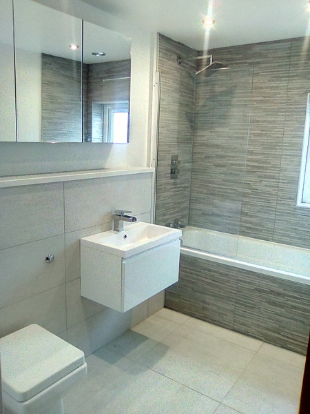 Show me your bathrooms and en suites pls!