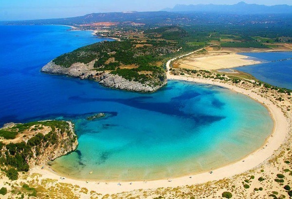 can anyone recommend a holiday destination please?