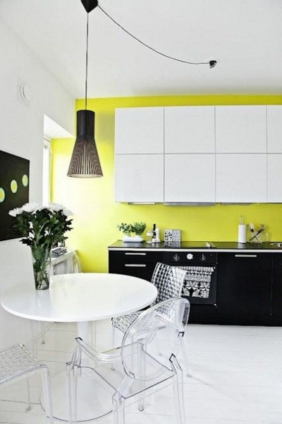 How to hang a light fitting like this?