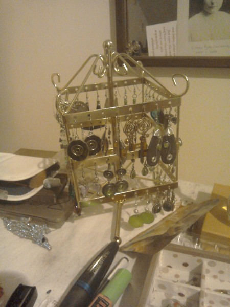 Keeping jewellery tidy