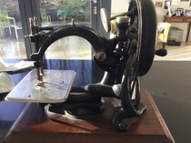 Calling Vintage Sewing Machine fans!