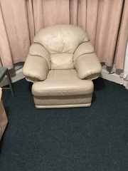 Where should this armchair go?