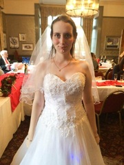 To ask if any of you got married in this Ian Stuart dress