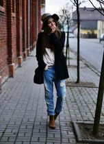Help please! New clothes, no idea!