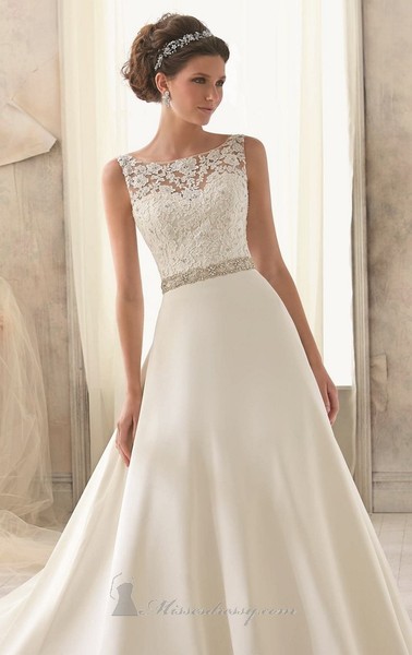 Show me your wedding dress?
