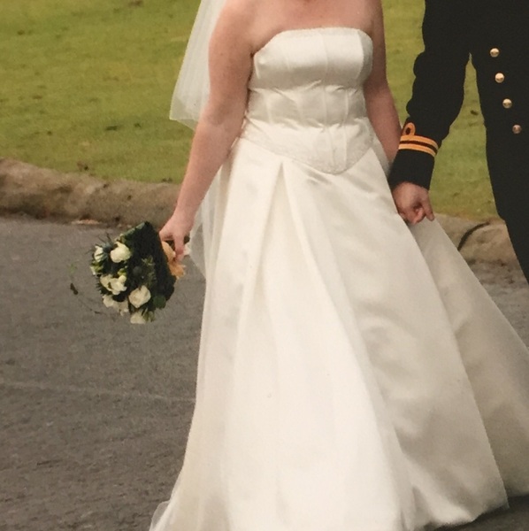 Show me your wedding dress?