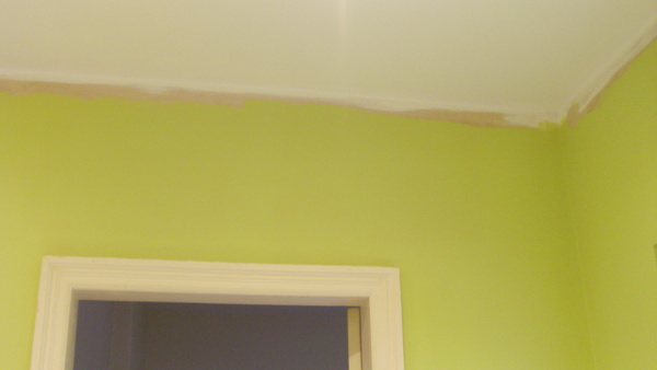There is a man painting my kitchen right now and I hate it :(