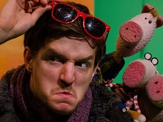 Win a family ticket to 3 Little Pigs at Lakeside Arts