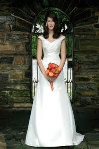Show me your wedding dress?