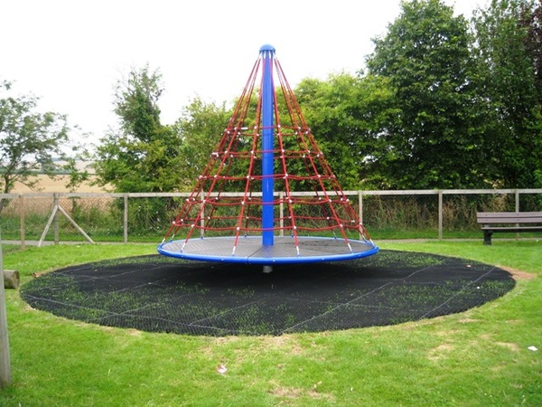 what does your child play on in playground