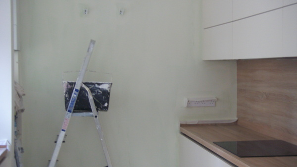 There is a man painting my kitchen right now and I hate it :(
